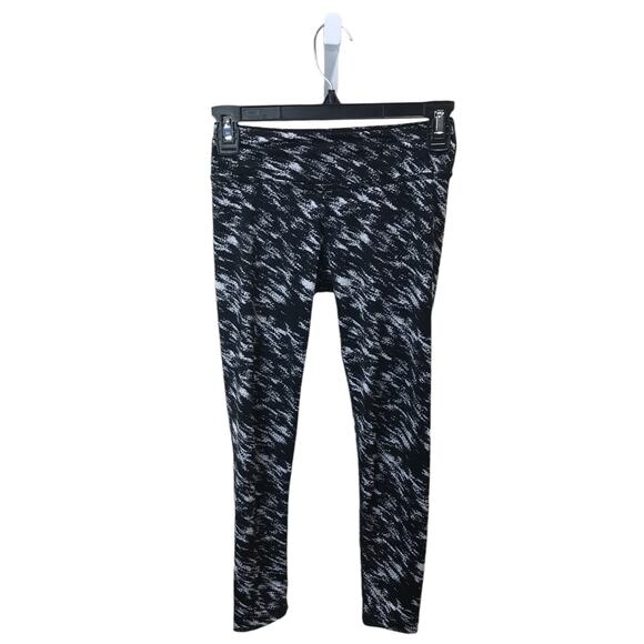 Beyond Yoga Lux Etched Block Print Leggings - Picture 2 of 10